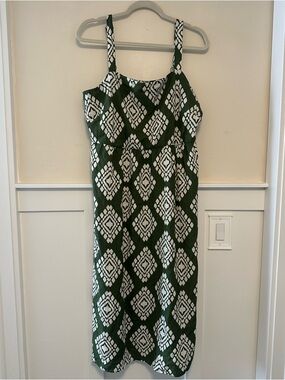 AUW 2X Green and White Geometric Midi Dress